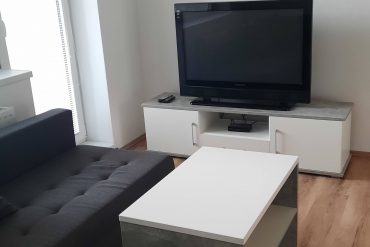 Konferenční a televizní stoly